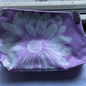 🟡4 Cosmetic Bags, Clinique, Estée Lauder and Lancome